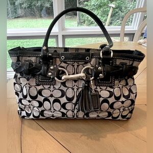 Coach Hampton Signature handbag EUC